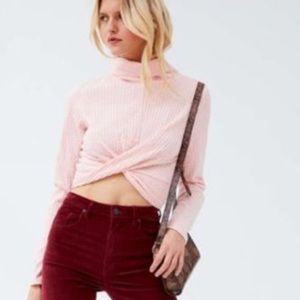 NEW WITH TAG TOP FROM URBAN OUTFITTERS